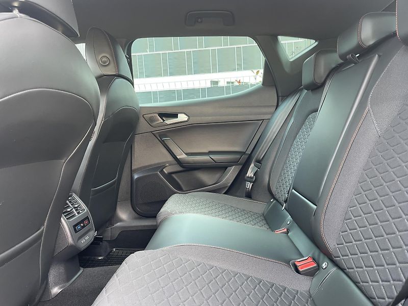 Seat Leon (2021) 1.5 TSI 110 kW DSG FR - fotka 14 z 47