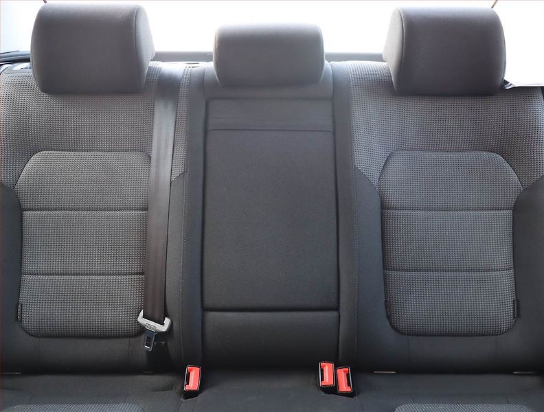 Volkswagen Passat (2014) 2.0 TDI, Automat, Serv.kniha - fotka 10 z 18