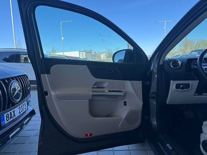 Mercedes-Benz EQA 250+ - fotka 9 z 20