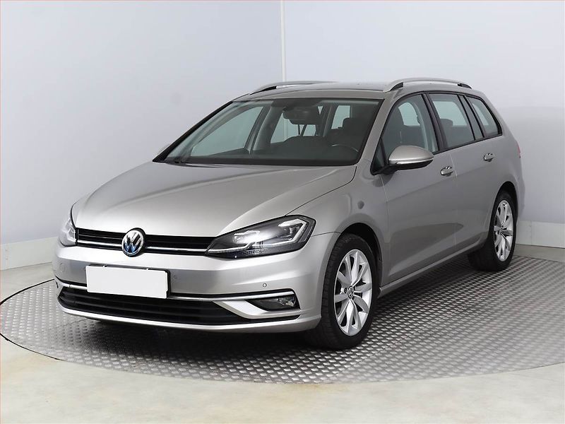 Volkswagen Golf (2018) 1.0 TSI, Tempomat - fotka 2 z 17