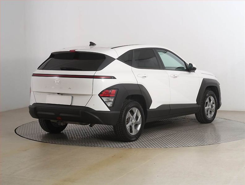 Hyundai Kona (2024) 1.0 T-GDI - fotka 5 z 25