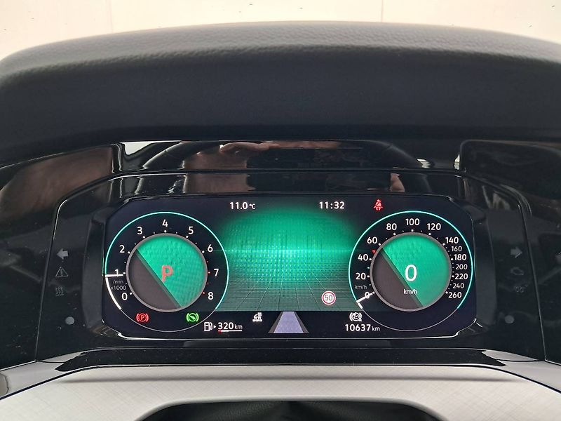 Volkswagen Golf (2023) LIFE 1.0 e-TSI / 81 kW DSG7 - fotka 9 z 27