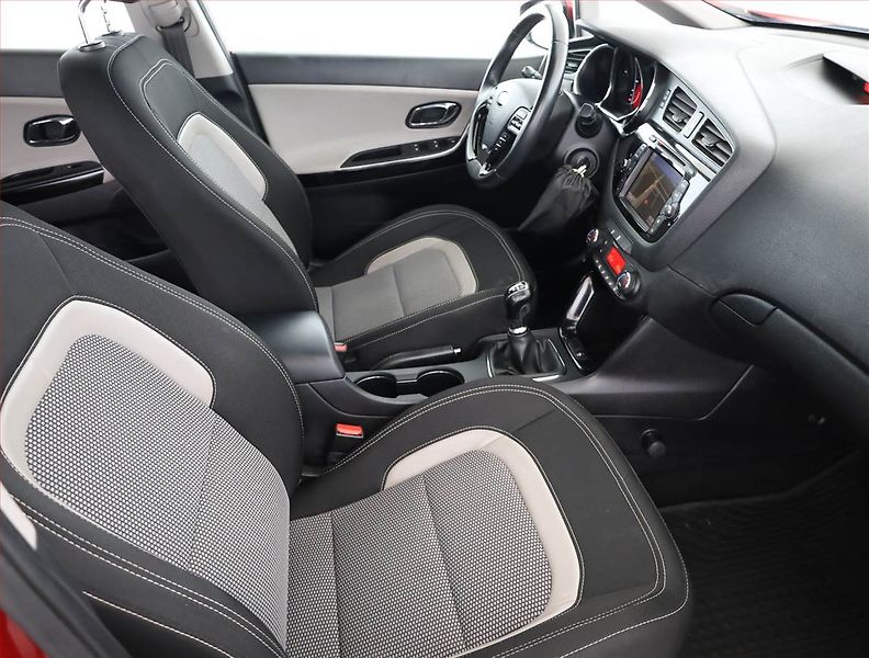Kia Ceed (2014) 1.6 CRDi, ČR,1.maj, Serv.kniha - fotka 7 z 17