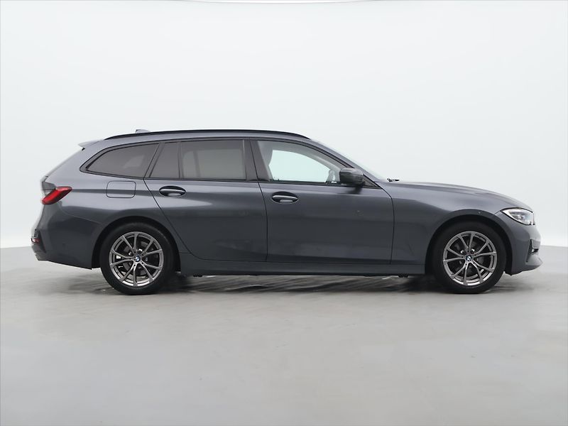 BMW Řada 3 2,0 320d 140kW xDrive 1.Maj. - fotka 8 z 36
