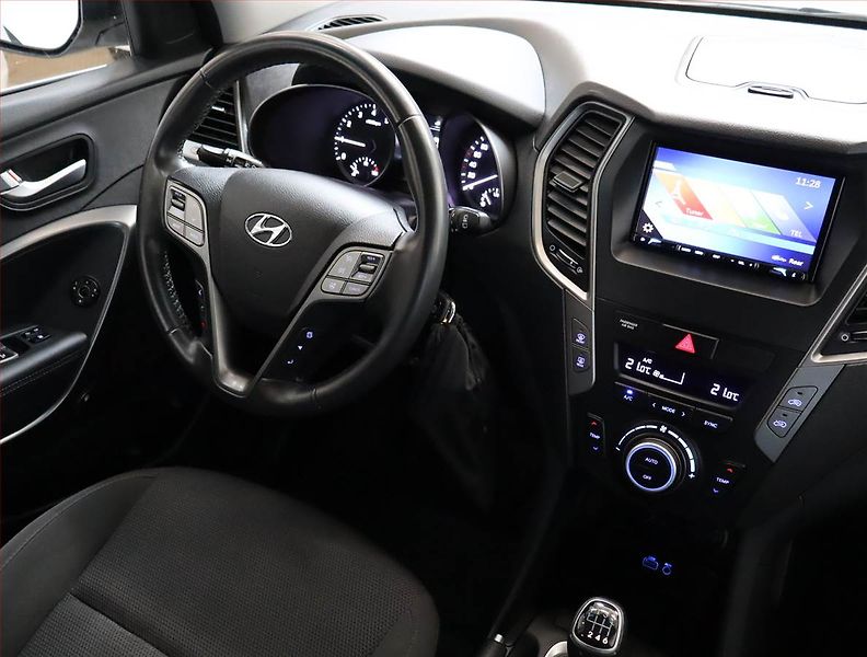 Hyundai Santa Fe (2018) 2.4 GDI, 4X4, ČR,1.maj - fotka 7 z 20
