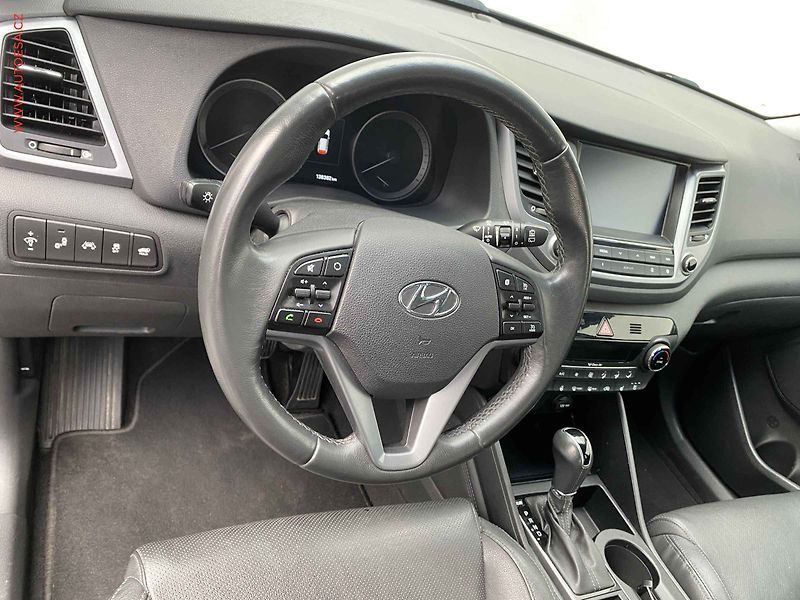 Hyundai Tucson (2016) 2.0 CRDi 4x4, AT, LED, panor - fotka 13 z 19