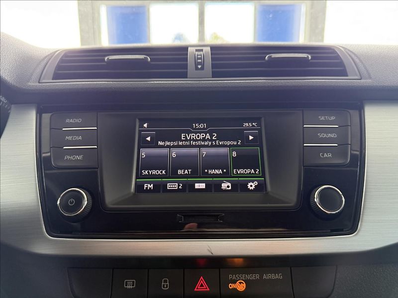 Škoda Fabia 1,2   TSI 66kW,SERVISKA,2. MAJ - fotka 14 z 21