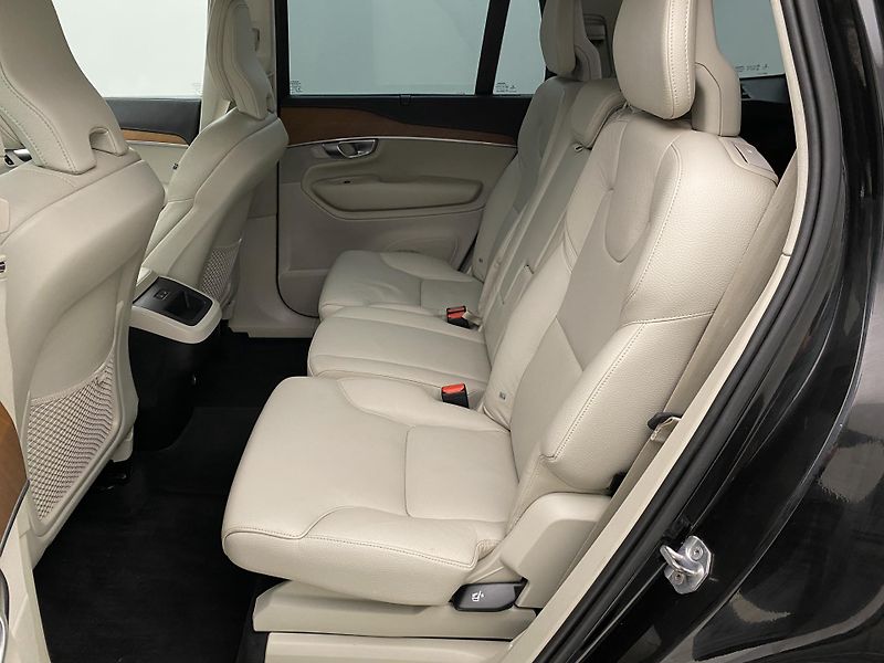 Volvo XC90 D5 AWD INSCRIPTION REZERVACE - fotka 5 z 49