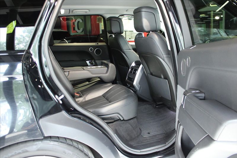 Land Rover Range Rover Sport TDV6 SE AWD ACC/360°/Fullservi - fotka 27 z 34