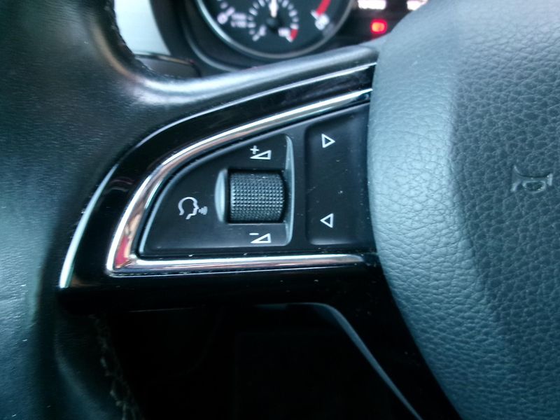 Škoda Fabia 1,2 TSI AUTOKLIMA TAŽ NAVI - fotka 15 z 29