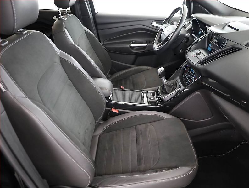 Ford Kuga (2017) 2.0 TDCi, 4X4, Kůže - fotka 7 z 20