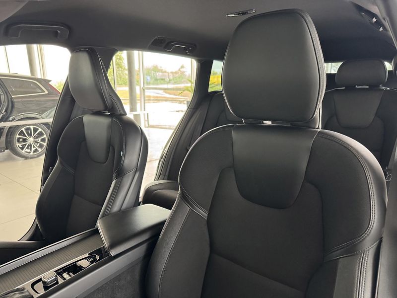 Volvo V60 D3 AUT*110kW*LED*KeyLess*DPH - fotka 13 z 34