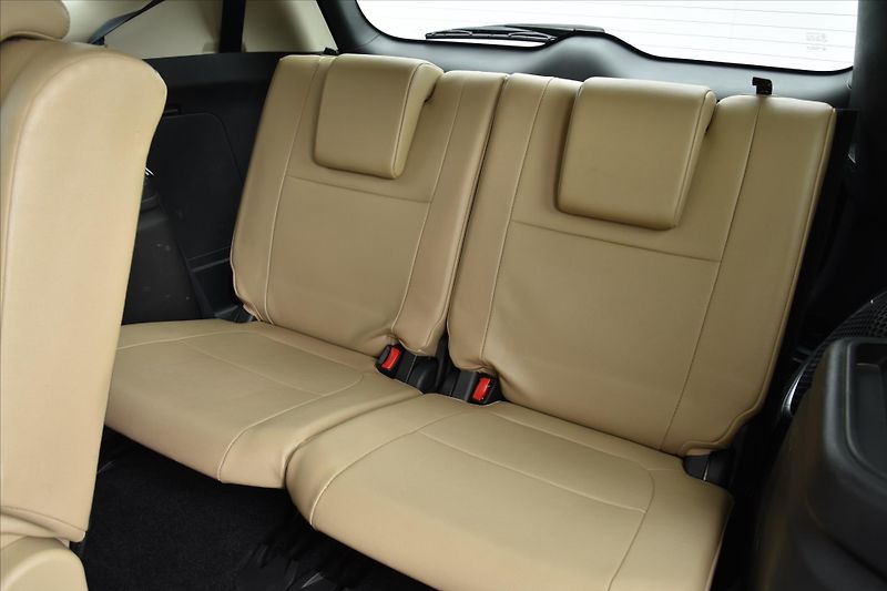 Mitsubishi Outlander 2.2 DI-D 4WD A/T 7-MÍST ČR - fotka 13 z 33