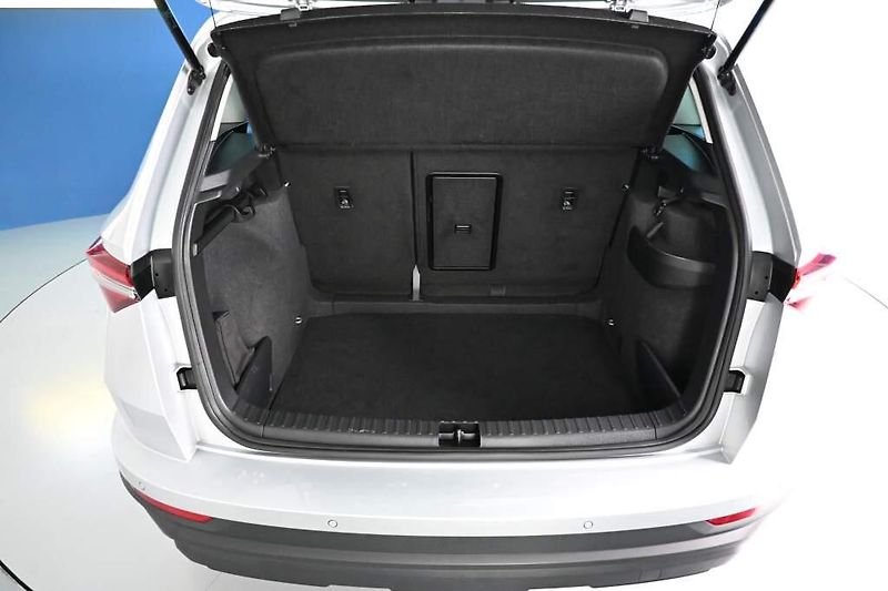 Škoda Karoq (2024) 2.0 4x4 DSG LED TOUR Virtual K - fotka 8 z 33