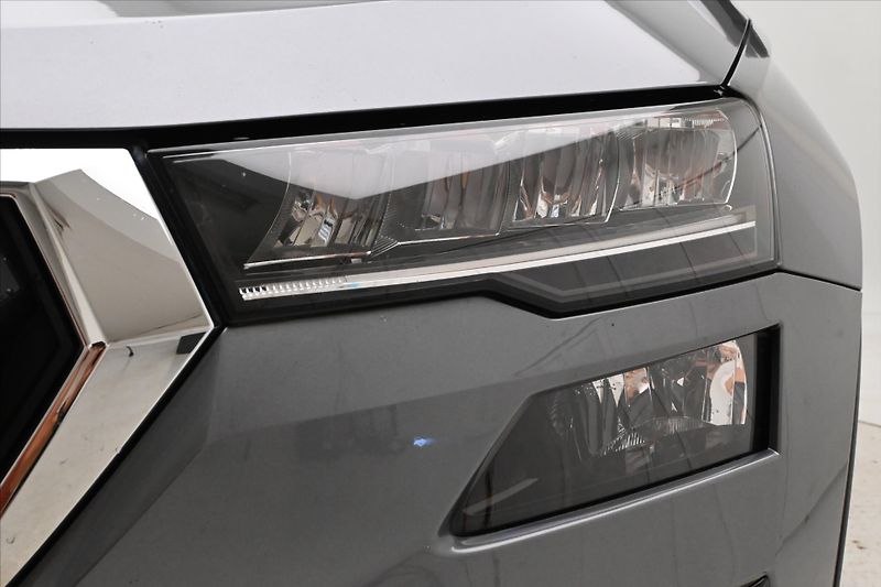 Škoda Karoq 2,0 TDI 85kW DSG EL.KUFR NAVI - fotka 29 z 31