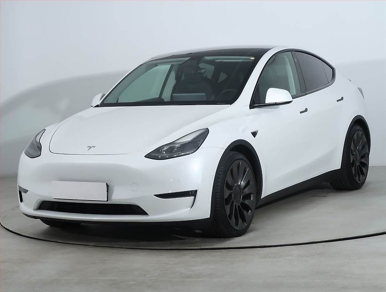 Tesla Model Y (2022) Performance 79kWh, SoH 92% - fotka 2 z 26