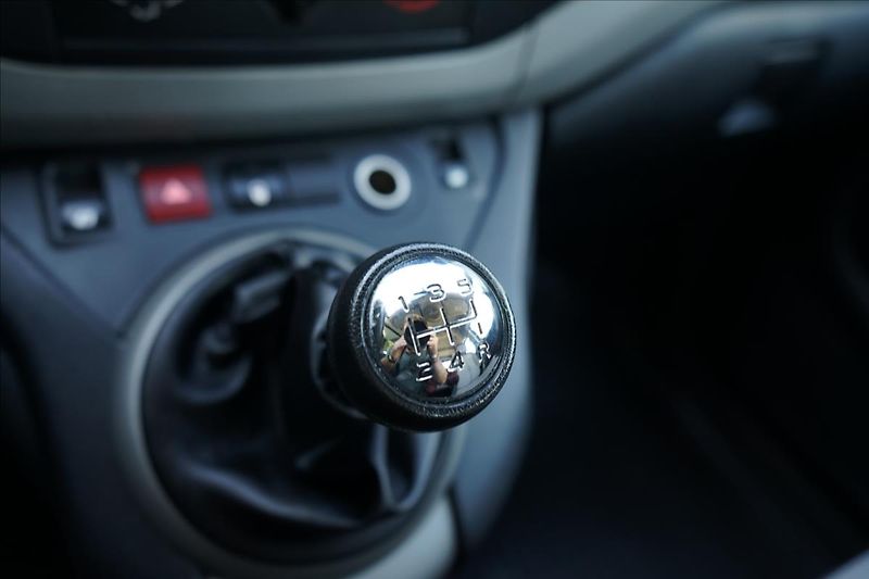 Citroën Berlingo 1,6 HDI  Verze bez DPF - fotka 15 z 18