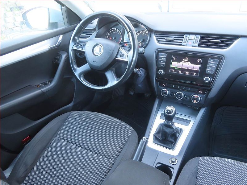 Škoda Octavia (2014) Ambition 2.0 TDI, Navi - fotka 7 z 17
