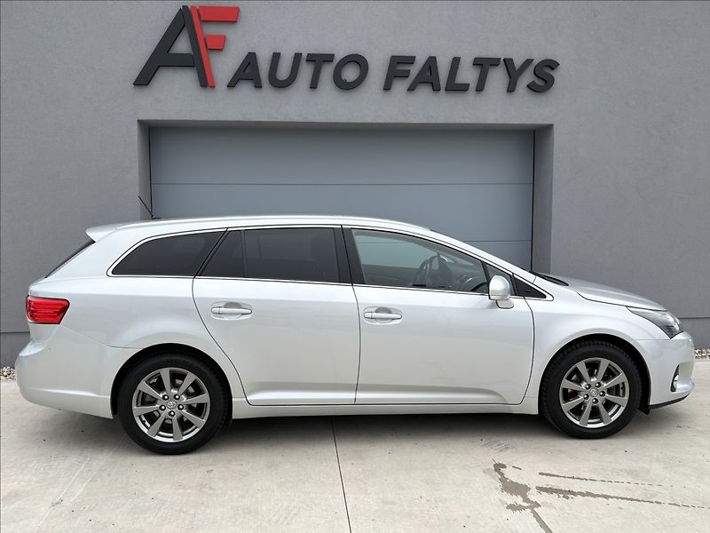 Toyota Avensis 1,8 VVT- i 108 KW AUTOMAT CZ - fotka 2 z 23