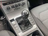 Volkswagen Passat (2013) 2.0 TDI, Navi, bixen - náhled 16