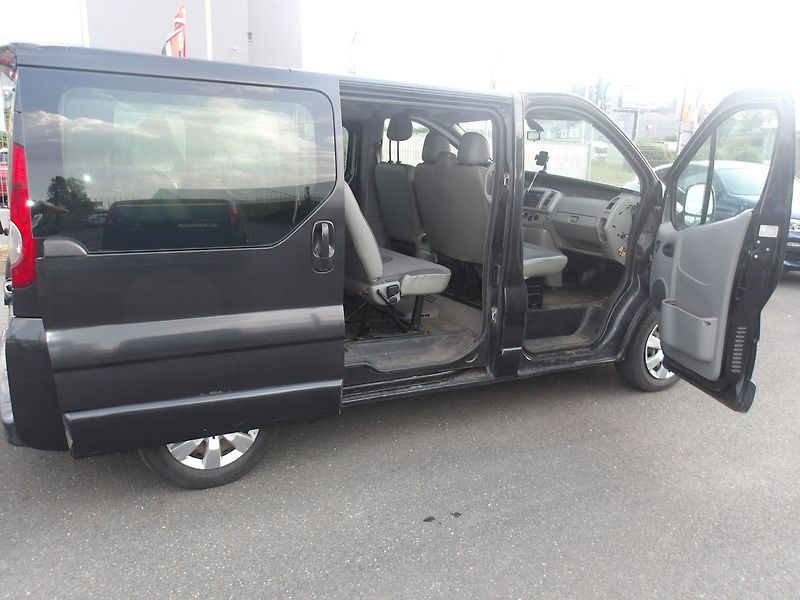 Renault Trafic 2,0DCi 8 MÍST SERVISOVANÉ !!! - fotka 21 z 30