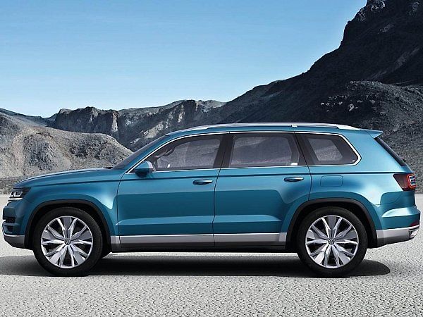 Koncept Volkswagen Crossblue má podle některých zdrojů naznačovat vzhled velké terénní škodovky.