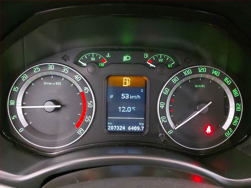 Škoda Octavia (2006) RS 2.0 TDI, Navi, Xenony - fotka 11 z 17