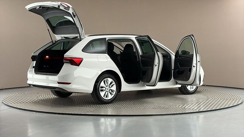 Škoda Octavia 2.0 TDI Ambition Combi - fotka 6 z 24