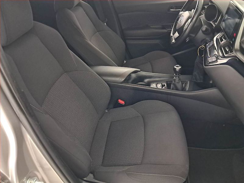 Toyota C-HR (2017) 1.2 Turbo, Navi, Tempomat - fotka 9 z 18