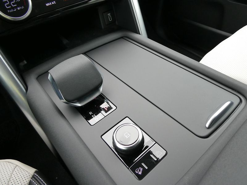 Land Rover Discovery (2026) 5 3,0  S D250 - fotka 32 z 39