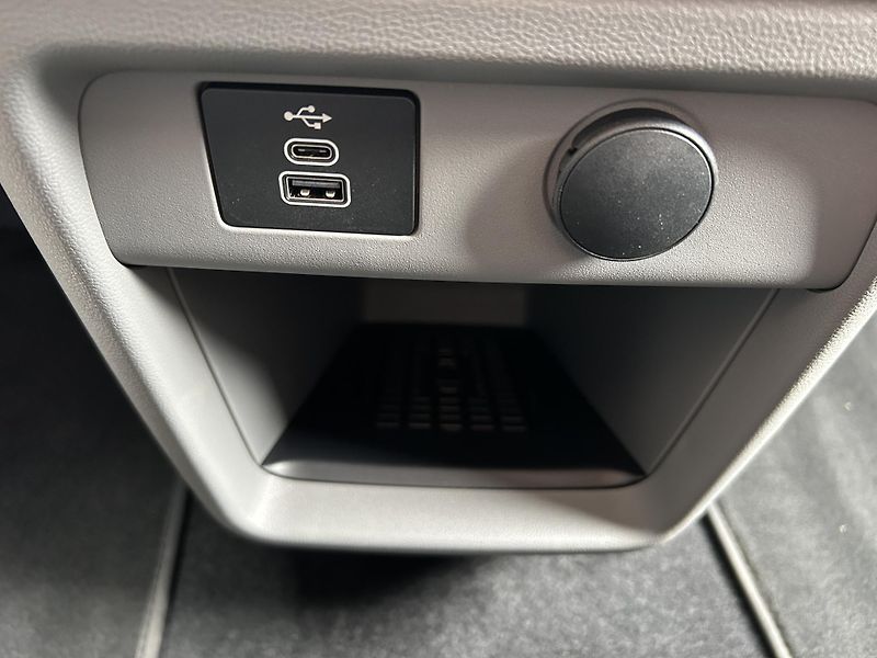 Ford Tourneo Custom Titanium X L2 SPACÍ VESTAVBA - fotka 42 z 42