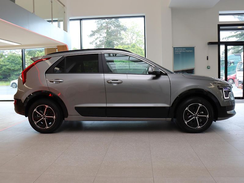 Kia Niro STYLE 1,6 GDi HEV 6DCT - fotka 4 z 20