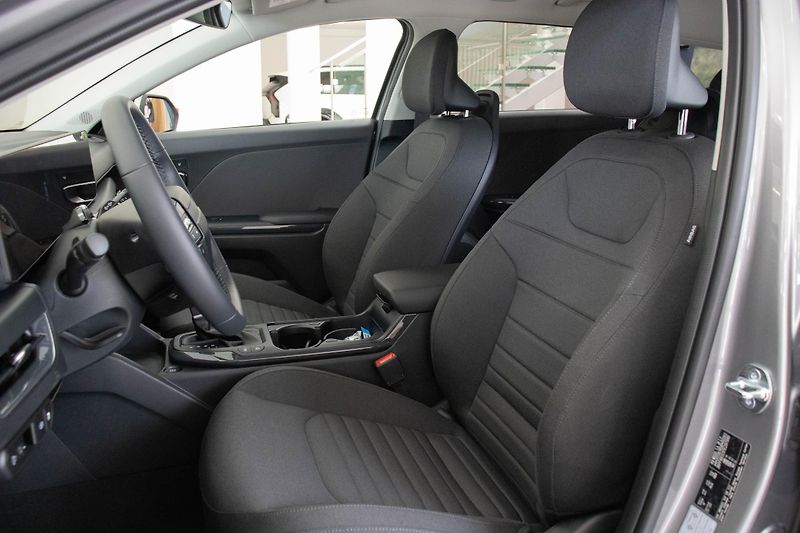 Kia K4 Sportswagon 1,6 T-GDi GPF 7DCT EXCLUSIVE - fotka 13 z 16