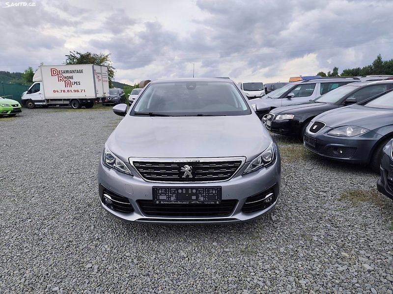 Peugeot 308 (2018) - fotka 9 z 44
