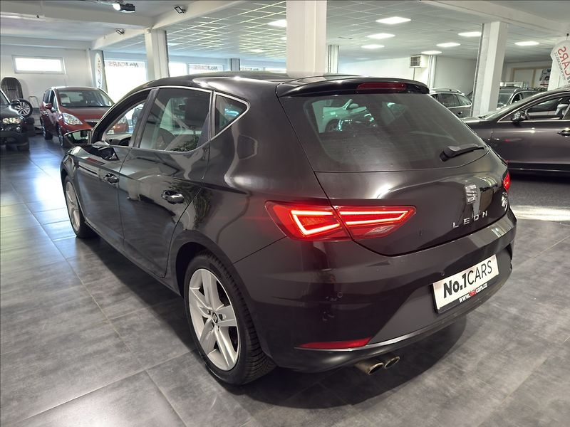 Seat Leon 2,0   TDI FR 110KW VIRTUAL ACC - fotka 4 z 42