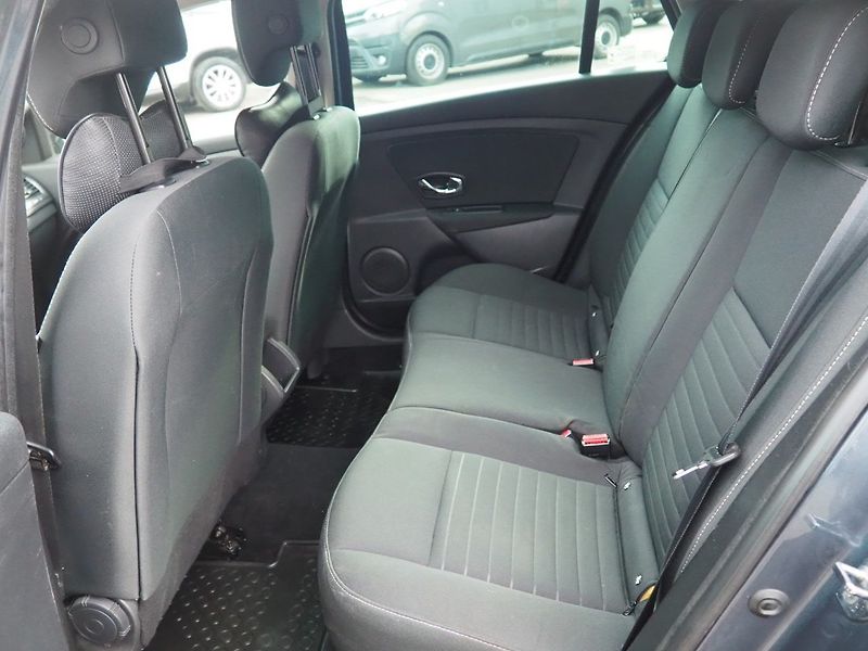 Renault Mégane (2015) 1.6 dCi, 96 kW, Limited - fotka 12 z 32