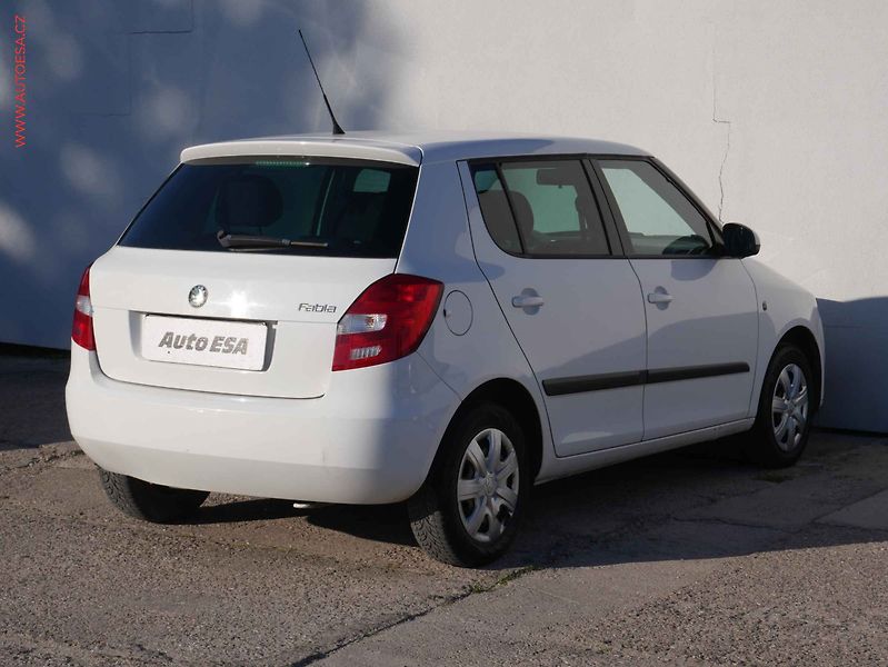 Škoda Fabia (2010) 1.2 12V, ČR, Ambition Plus - fotka 6 z 16