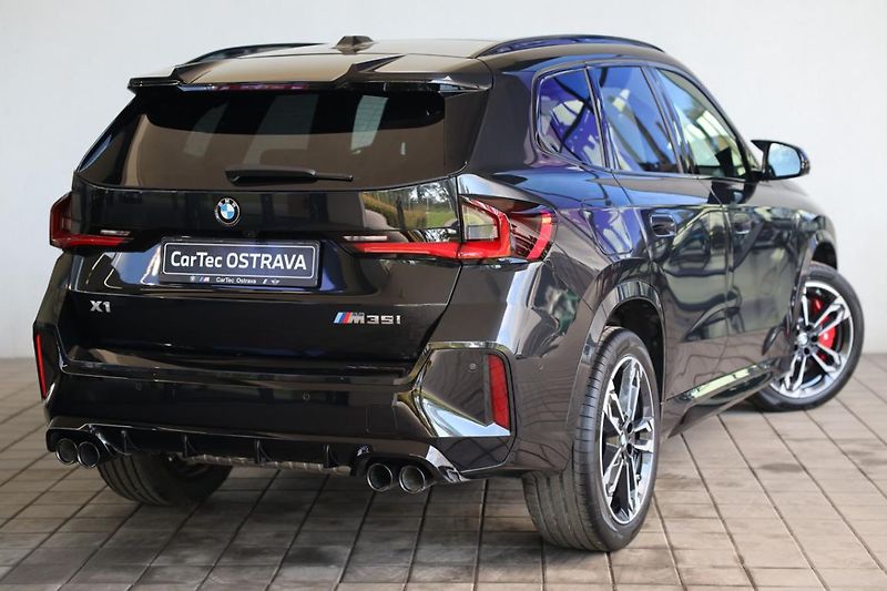 BMW X1 M35i xDrive - fotka 3 z 18