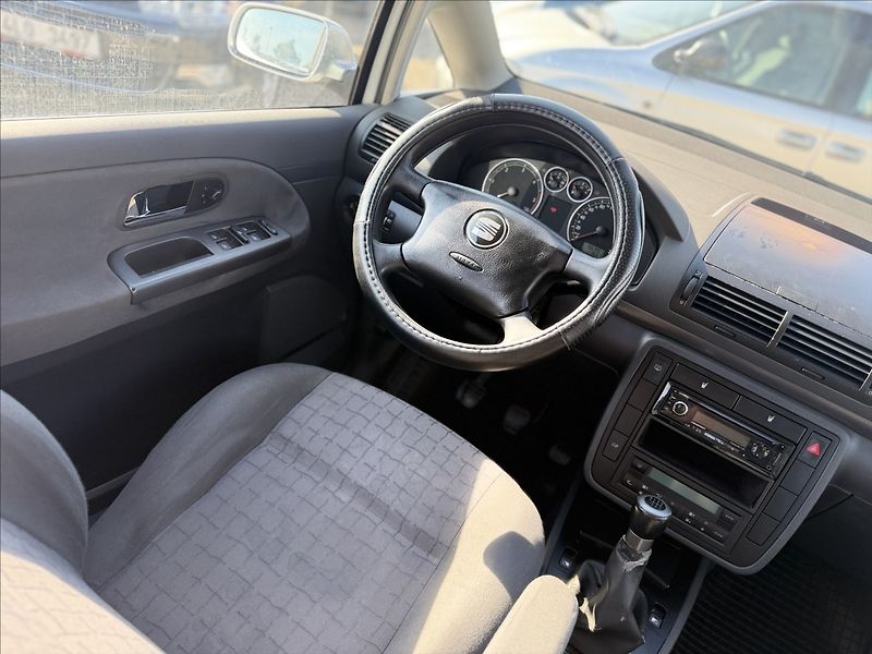 Seat Alhambra 1,9 TDI NOVÉ ROZVODY, TAŽNÉ - fotka 17 z 23