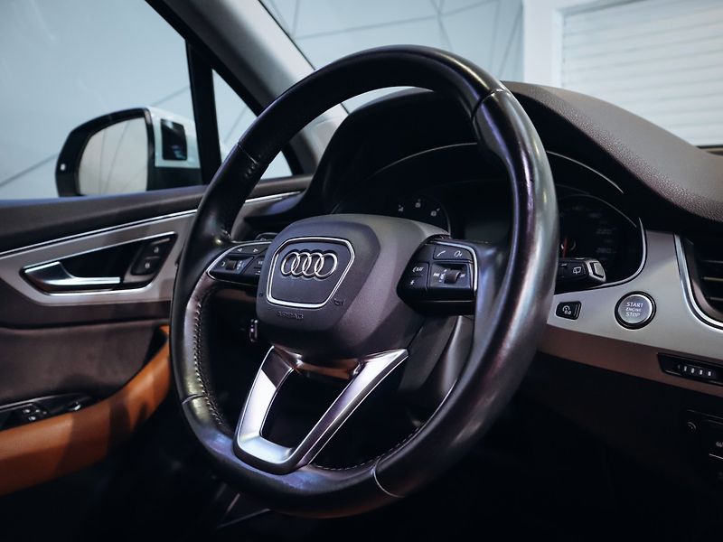 Audi Q7 3.0 245kw - fotka 11 z 29