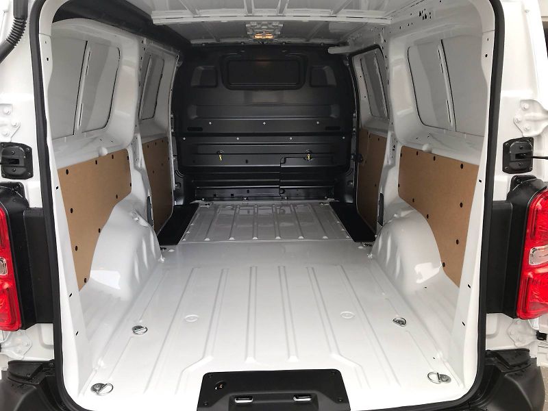 Peugeot Expert (2026) L2 MAN6 2,2 BlueHDi - fotka 4 z 8