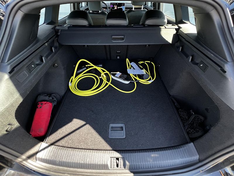 Volkswagen ID.7 Tourer 210kW 82kWh Pro 1.Maj DPH - fotka 27 z 28