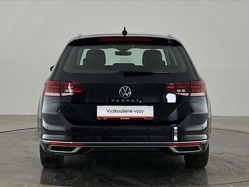 Volkswagen Passat Elegance DSG - fotka 17 z 28