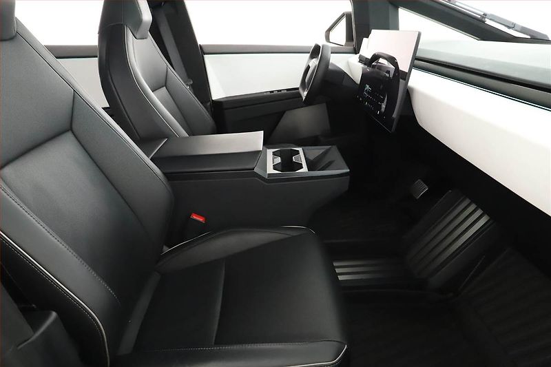 Tesla Cybertruck (2024) Dual Motor AWD - fotka 7 z 30