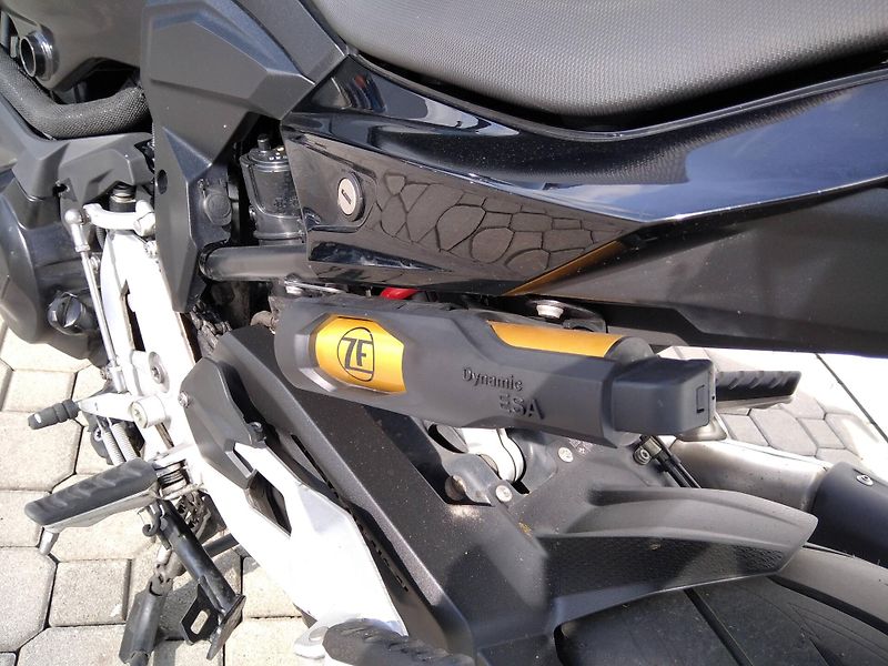 BMW F 900 R - fotka 12 z 14
