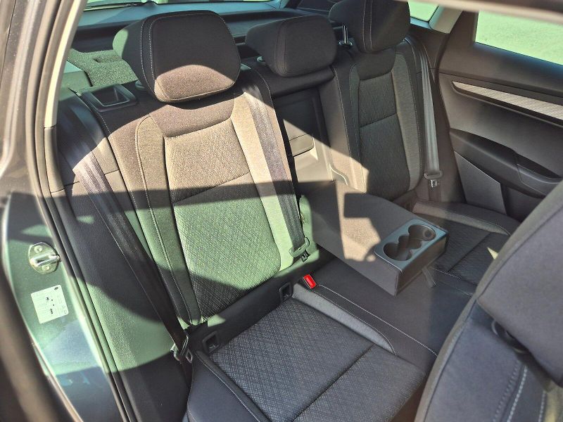 Škoda Karoq (2025) Top Selection 1.5 TSI 110 kW 7 - fotka 18 z 39