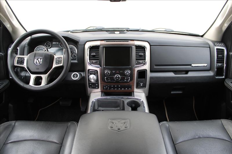 Dodge RAM 3.0L V6 EcoDIESEL / LARAMIE - fotka 20 z 43
