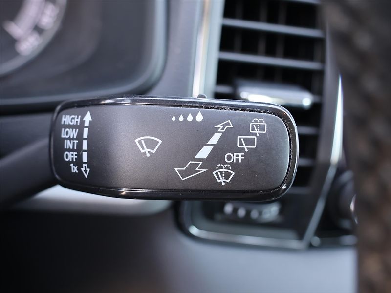 Škoda Karoq 2,0 TDI LED Navi CZ DPH 1.Maj - fotka 20 z 32