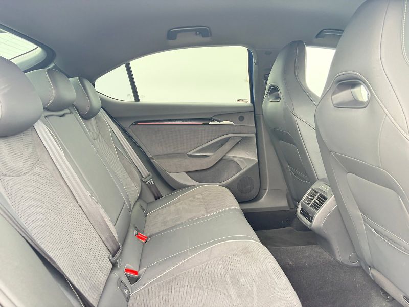 Škoda Superb (2025) DSG 2.0 TDI / 110kW / SPORTLIN - fotka 9 z 35
