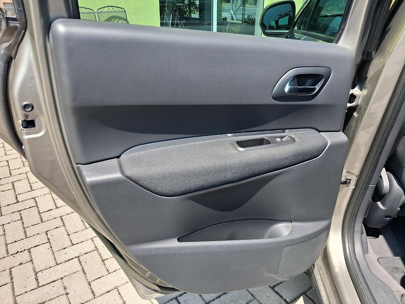 Peugeot 3008 (2013) 1,6HDi ČR  1.MAJITEL 2xKOLA - fotka 15 z 39